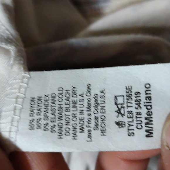 NWOT Women's Boutique Brand Top - Picture 8 of 13